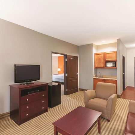 La Quinta By Wyndham Houston Iah Bush Intl Airport E Hotel Humble Bagian luar foto