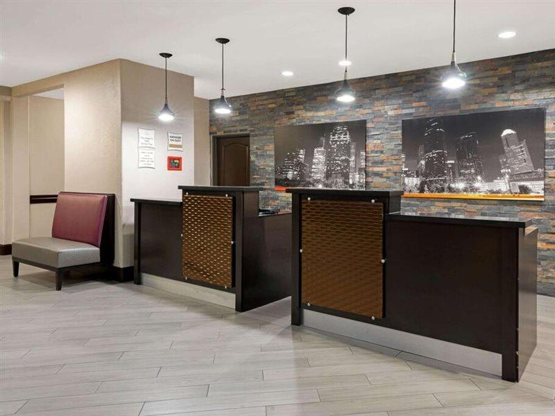 La Quinta By Wyndham Houston Iah Bush Intl Airport E Hotel Humble Bagian luar foto