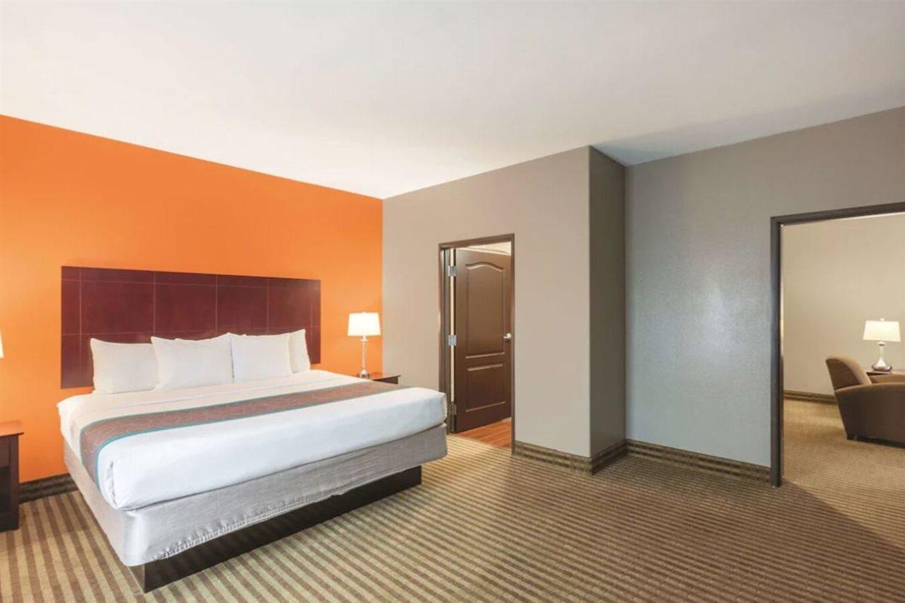 La Quinta By Wyndham Houston Iah Bush Intl Airport E Hotel Humble Bagian luar foto
