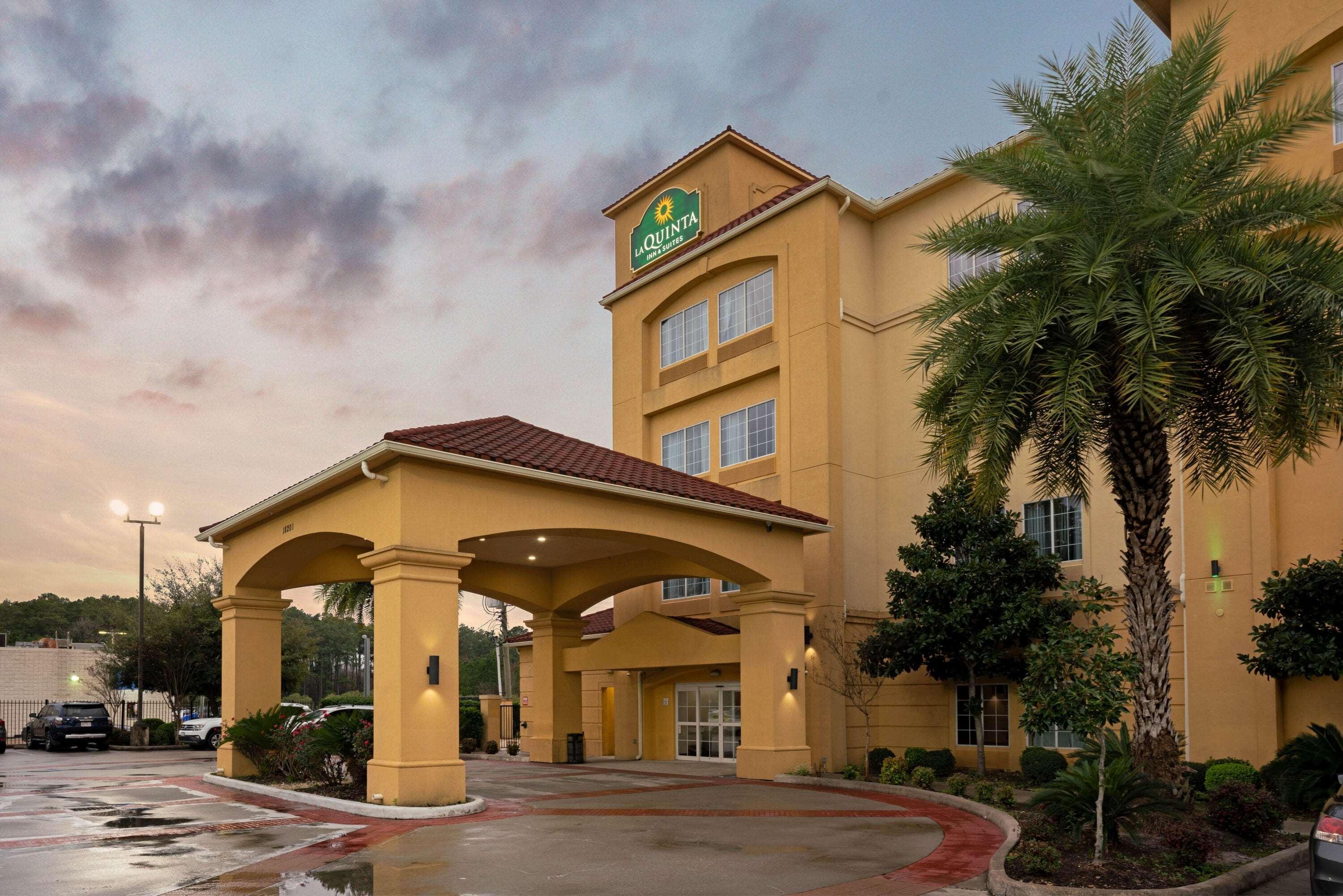 La Quinta By Wyndham Houston Iah Bush Intl Airport E Hotel Humble Bagian luar foto