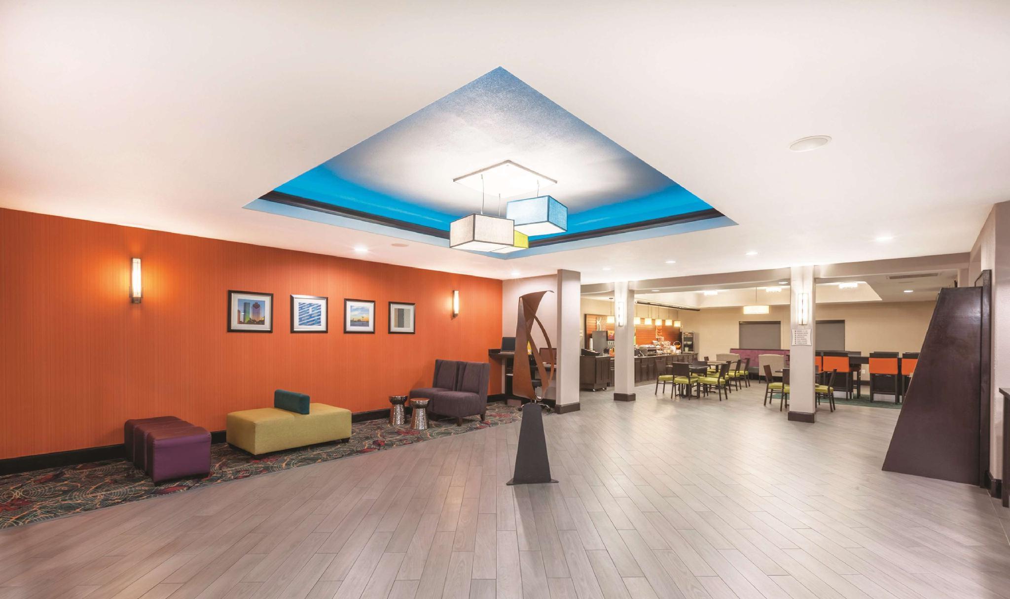 La Quinta By Wyndham Houston Iah Bush Intl Airport E Hotel Humble Bagian luar foto