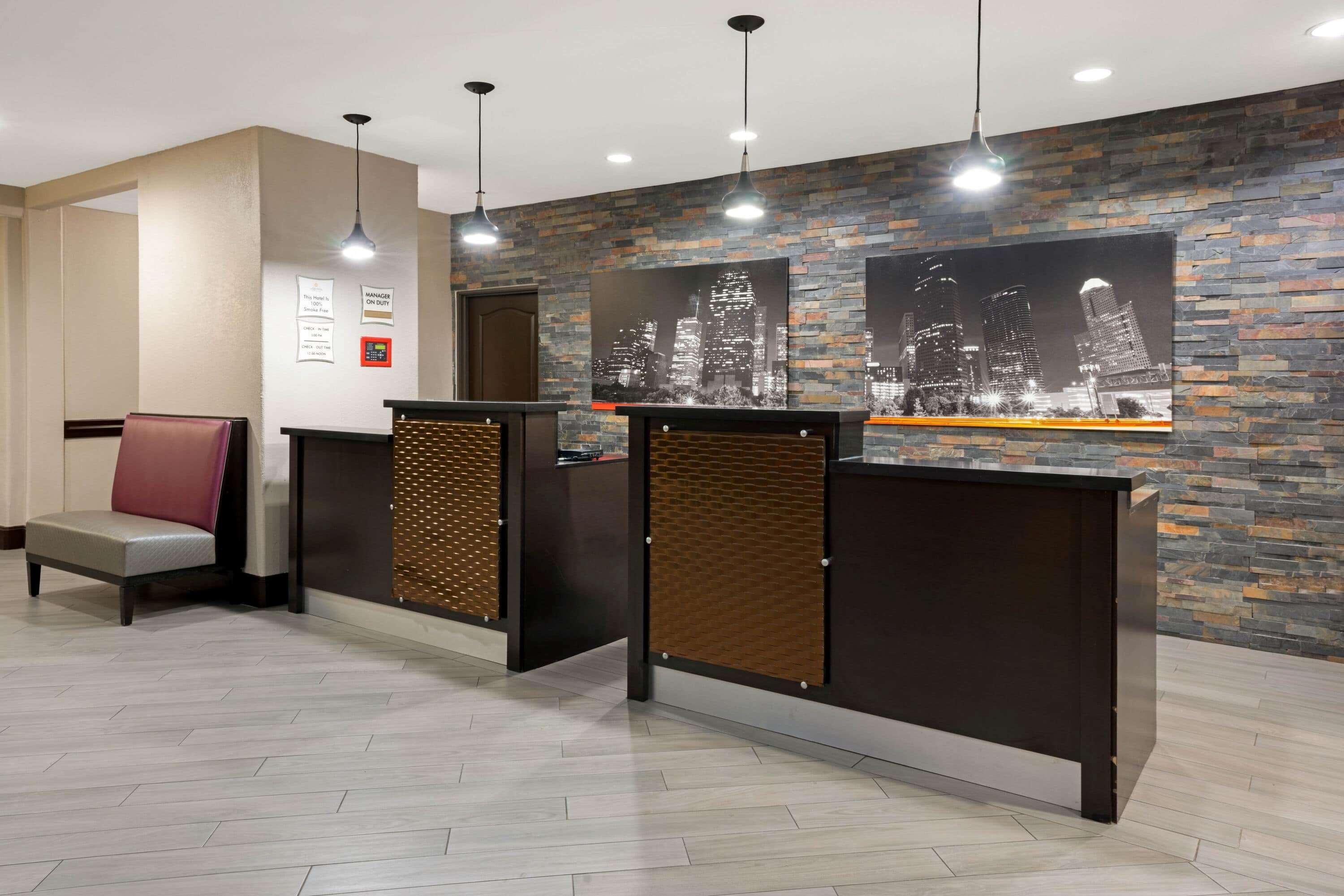 La Quinta By Wyndham Houston Iah Bush Intl Airport E Hotel Humble Bagian luar foto
