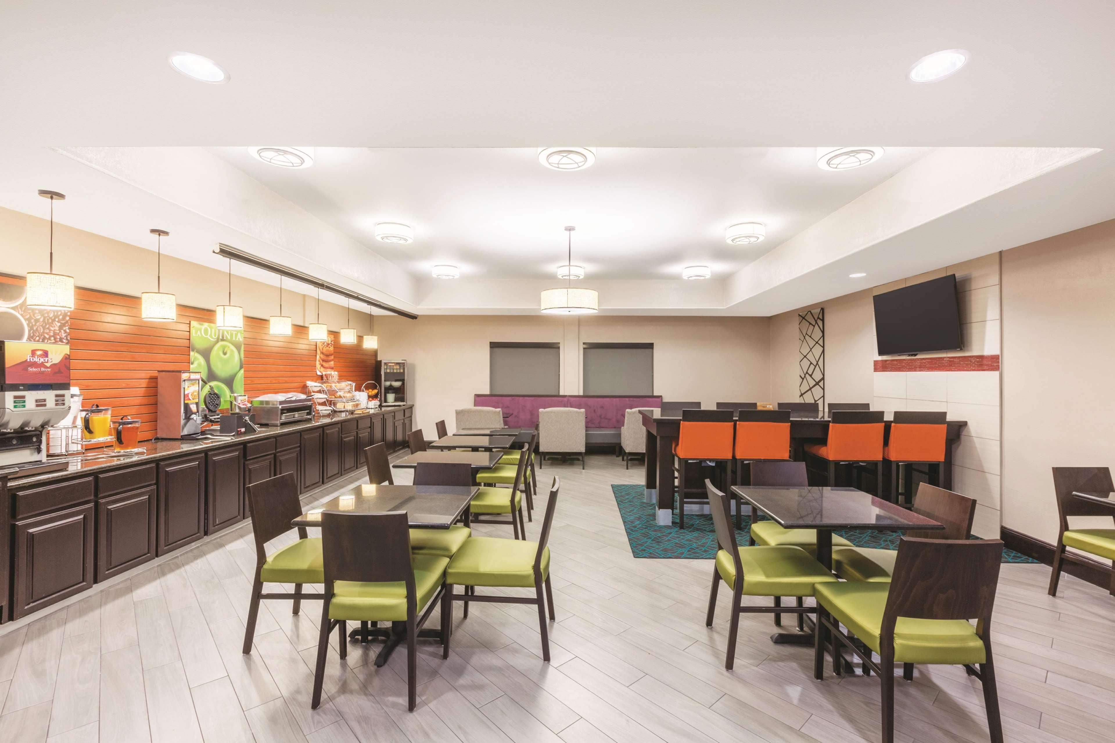 La Quinta By Wyndham Houston Iah Bush Intl Airport E Hotel Humble Bagian luar foto