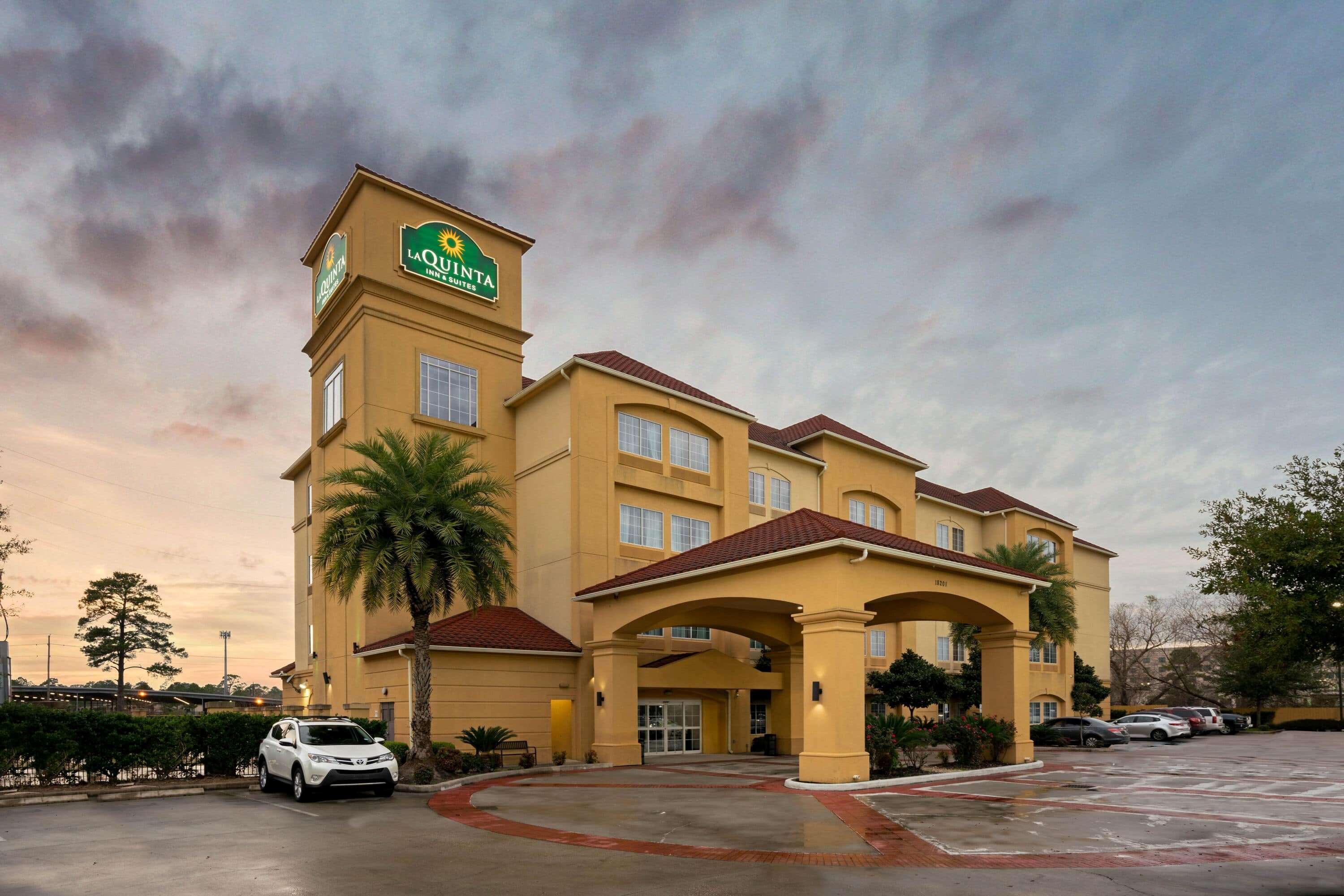 La Quinta By Wyndham Houston Iah Bush Intl Airport E Hotel Humble Bagian luar foto