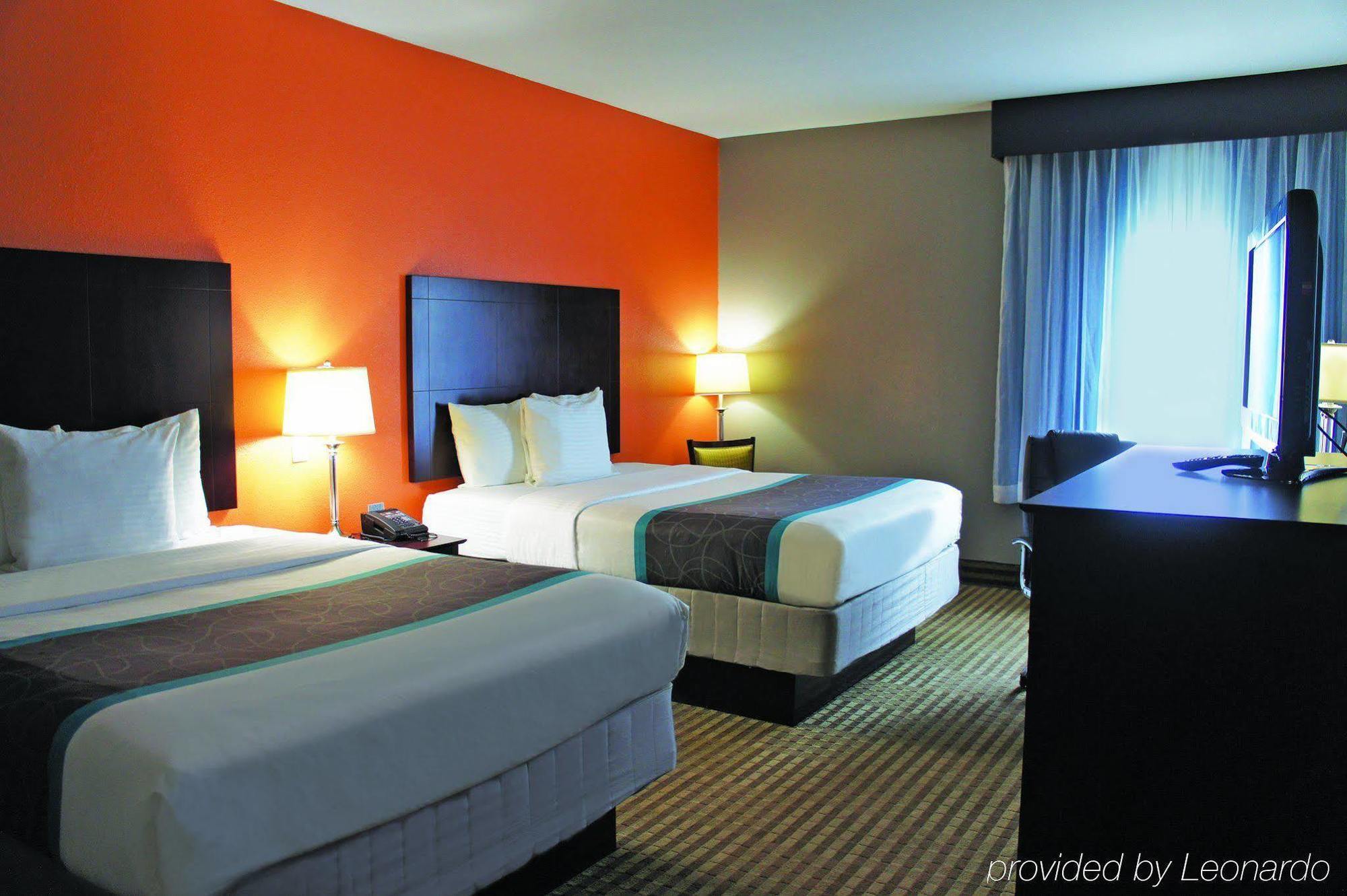 La Quinta By Wyndham Houston Iah Bush Intl Airport E Hotel Humble Bagian luar foto
